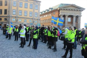 İsveç’te Parlamento Önünde ”Irkçılığa Karşı Dur” Gösterisi