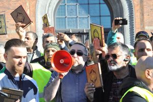 Danimarka’da Müslümanlardan Kur’an’a ve Kutsal Kitaplara Saygı Yürüyüşü