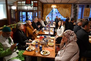 Müslümanlar ve Hristiyanlar iftar Programında Bir Araya Geldi
