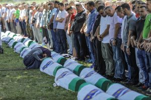 Srebrenitsa’da Dinmeyen Acı: “Onların Tek Suçu Boşnak ve Müslüman Olmalarıydı”