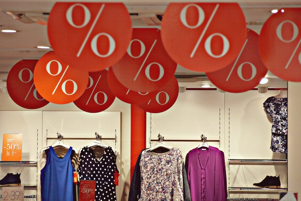 Fransa’da Başörtülü Çalışanın Hukuk Zaferi