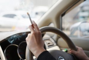 Almanya’da Otomobillerde Sigara Yasağı Geliyor