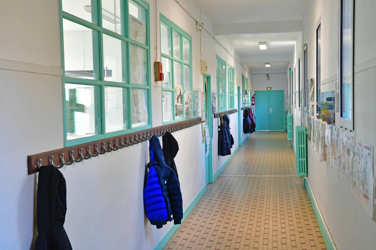 Fransa’da Müslümanlara Ait Okulun Kapatılması Tepki Çekti
