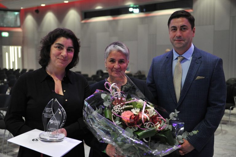 Türk Kökenli Doktor Dilek Gürsoy Alman Tıp Ödülü’nü Aldı