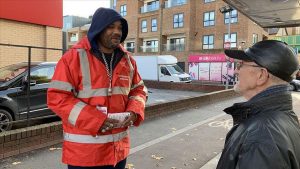 Londra’da Artan Bıçaklı Saldırılara Karşı “Bıçağını Çöpe At” Kampanyası