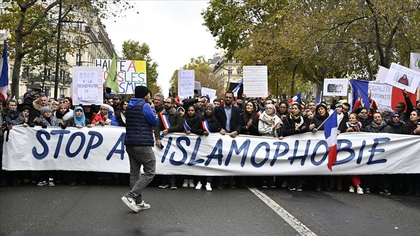 Fransa, İslamofobi protestosu