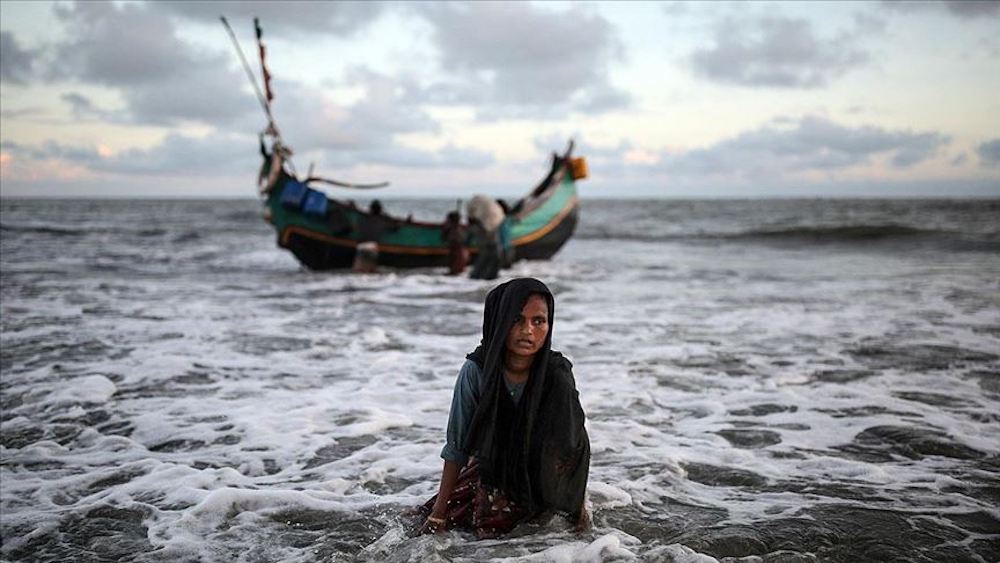 Arakanlı Mültecileri Taşıyan Teknedeki Şiddetin Görüntüleri Ortaya Çıktı
