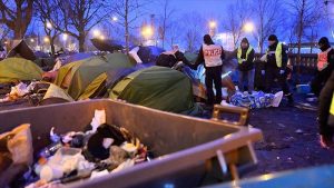 Paris’te Düzensiz Göçmenin Kaldığı Kamp Tahliye Edildi