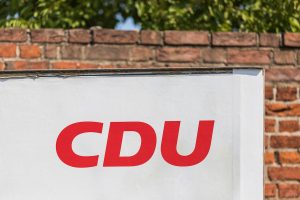 Laschet ve Merz CDU’nun Genel Başkanlığı İçin Adaylıklarını Açıkladı