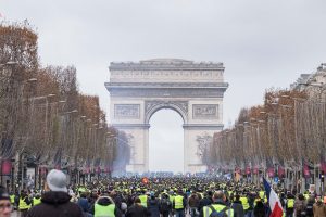 Fransa’da Grevler Ekonomiyi Sarsacak Mı?