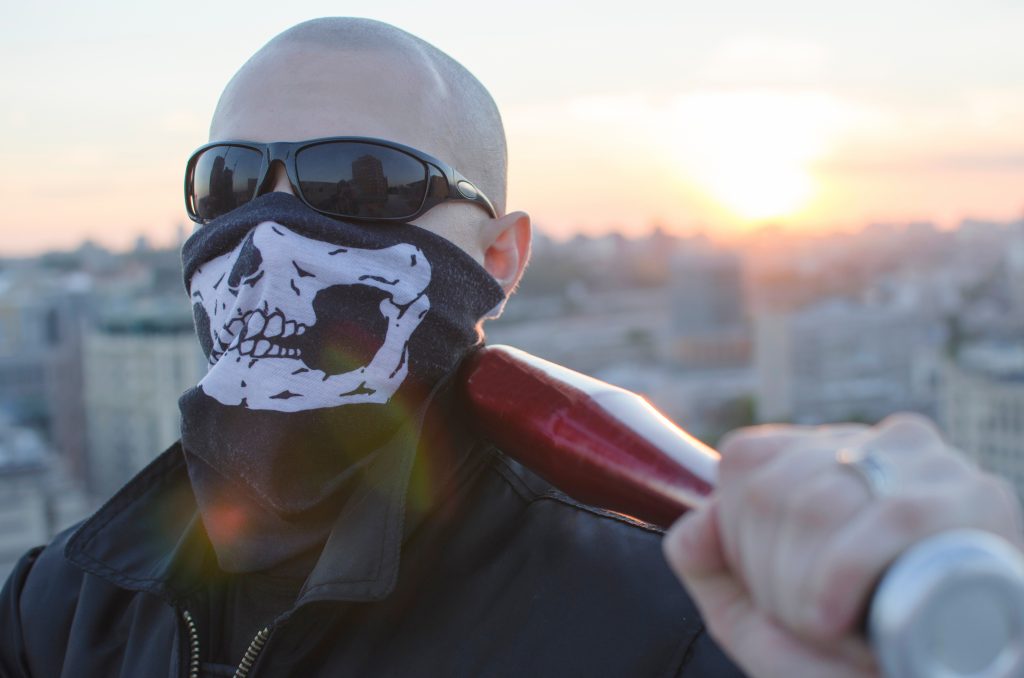 Aşırı Sağcı Saldırgan Balta Ve Bıçakla Girdiği Okulda Bir Öğrenciyi Yaraladı