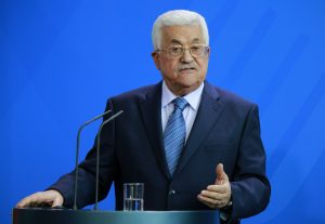 Macron, Filistin Devlet Başkanı Abbas’ı Paris’e Davet Etti