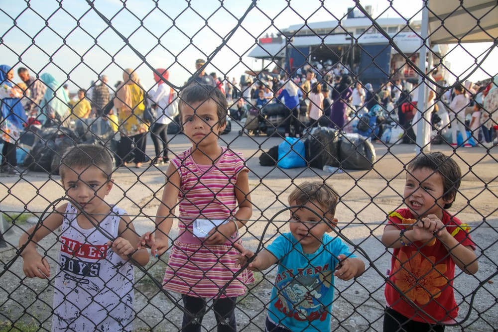 moria kampından tahliye edilen mülteciler