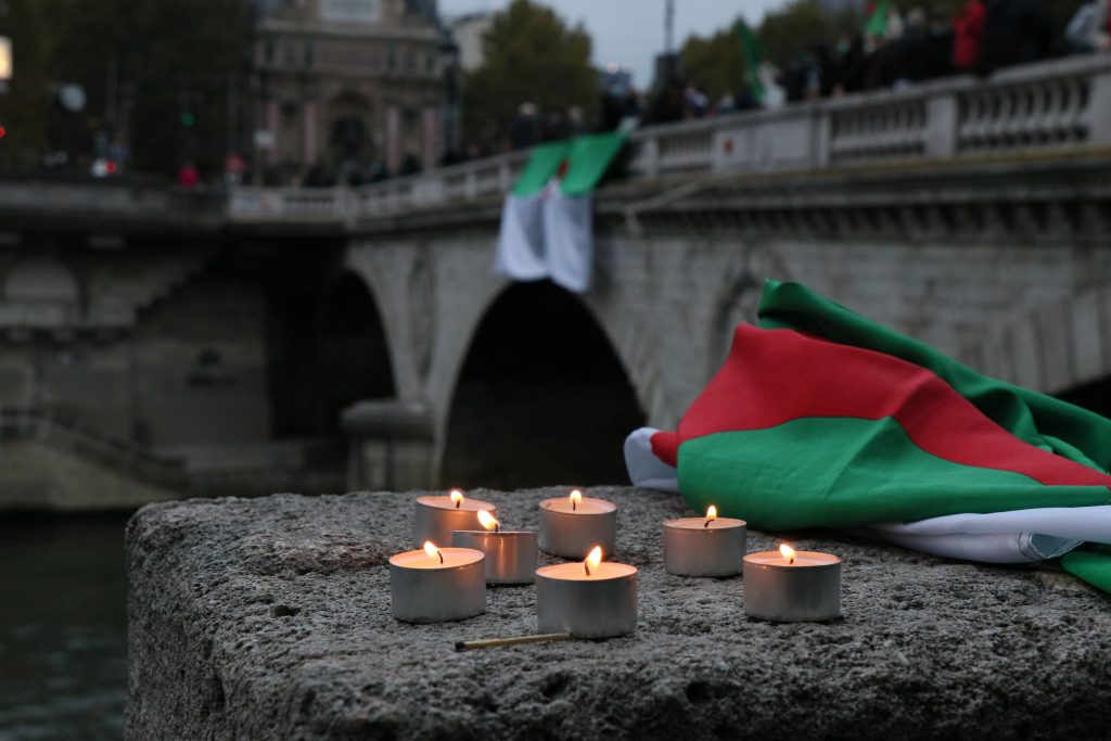 Yüzlerce Cezayirlinin Öldürüldüğü 1961 Paris Katliamı, 59. Yıl Dönümünde Anıldı