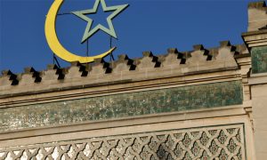 Fransa’da Bir Caminin Kapatılması İçin Daha Yasal Süreç Başlatıldı
