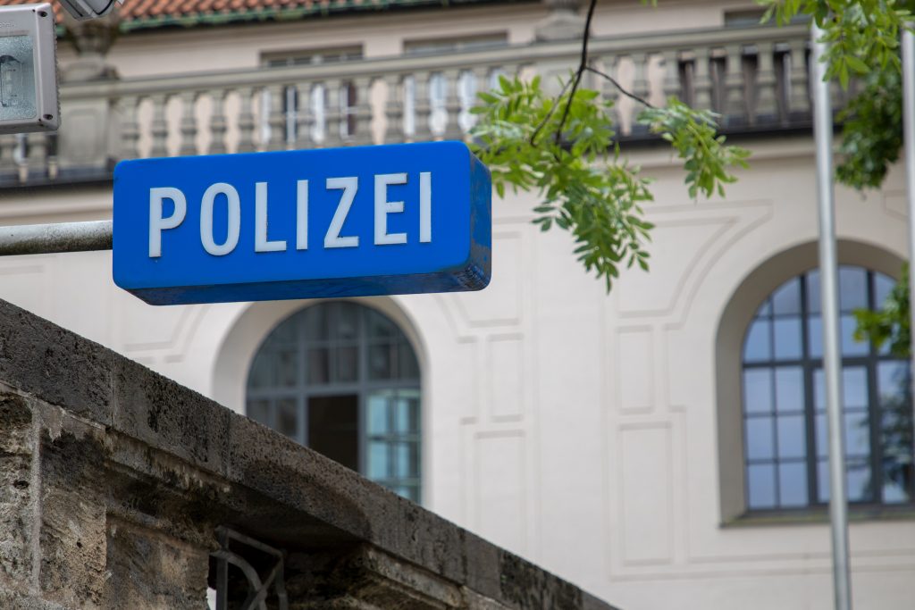 Almanya’da Polis Irka Göre Mi Muamelede Bulunuyor?