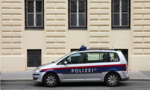Avusturya’da Bir Aile Terör Şüphesiyle Polis Şiddetine Maruz Kaldı