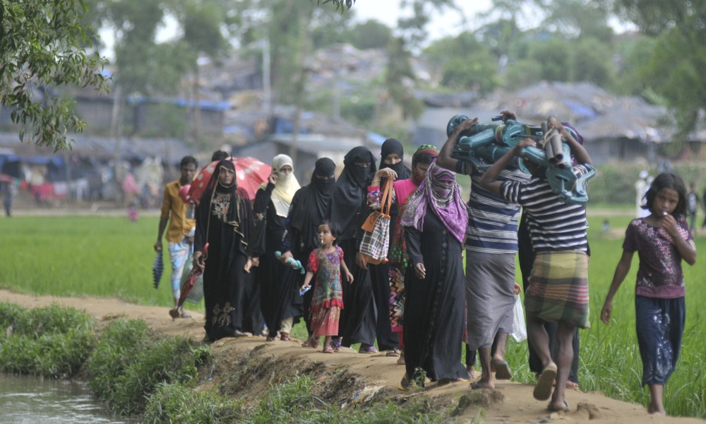 Bangladeş Myanmar'la Arakanlı Müslümanların Geri Dönüşünü Görüşecek