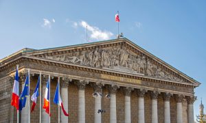 Fransa’da Kovid-19’a İlişkin Meclis Komisyonu Feshedildi