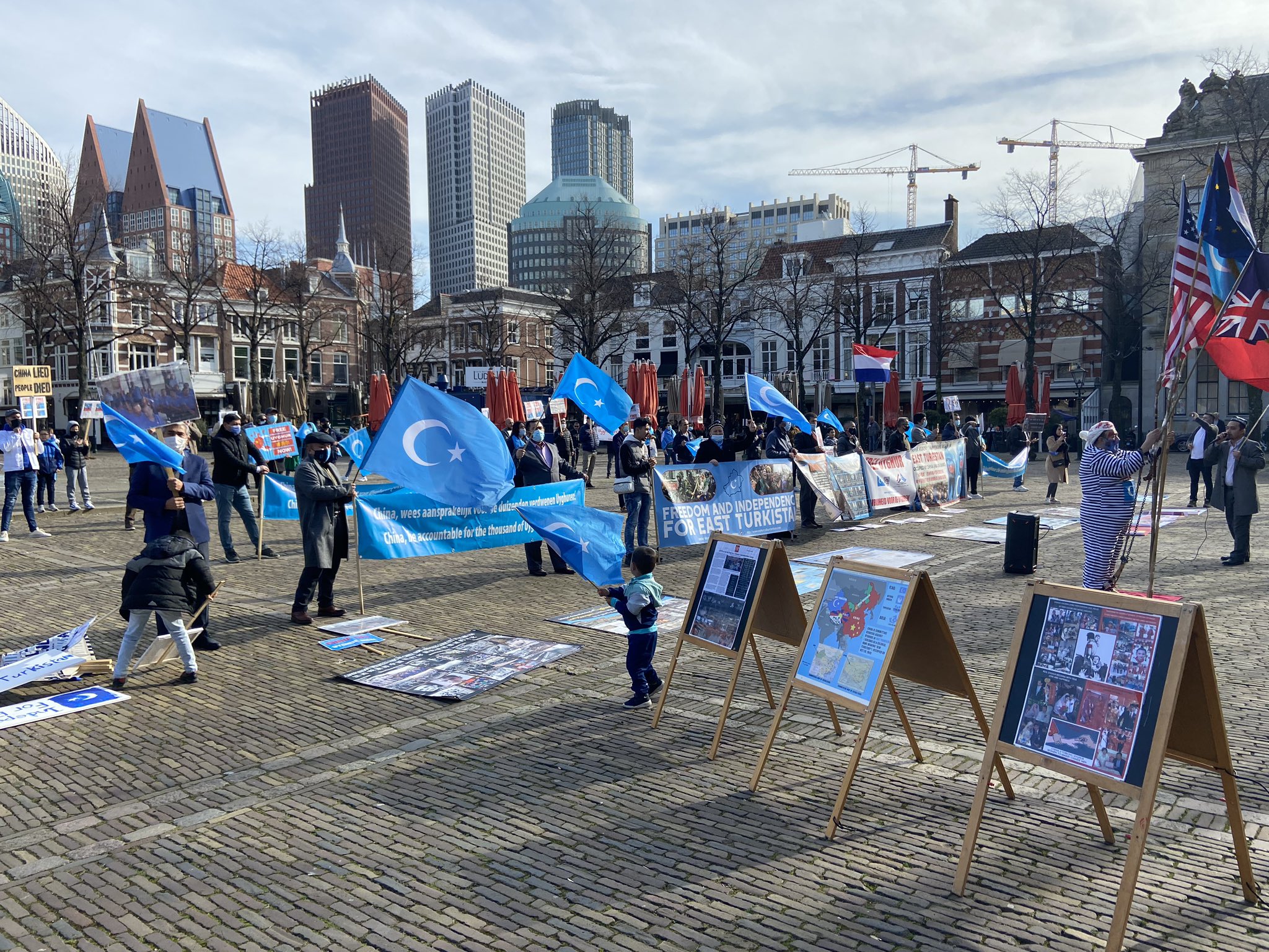 Hollanda Çin Uygur Türkleri Soykırım
