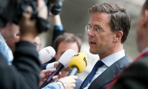 Hollanda’da Mağdur Aileler Başbakan Rutte’ye Karşı Dava Açtı