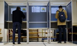Hollanda’da Genel Seçimin İlk Sonuçları Açıklandı
