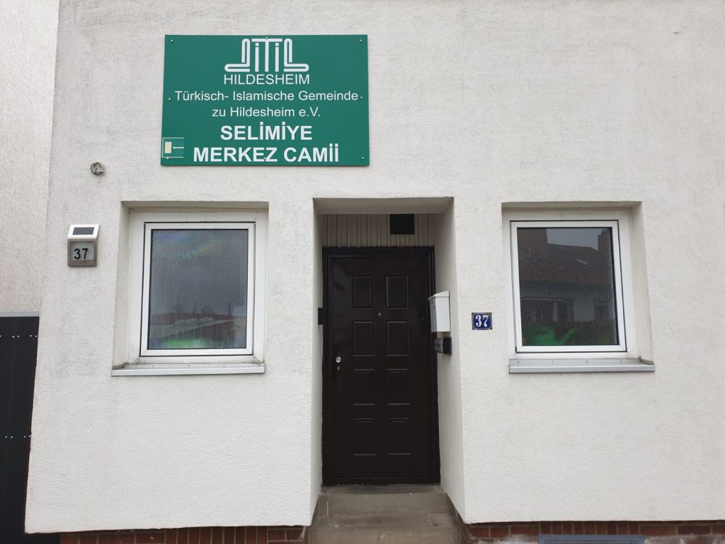 Hildesheim Selimiye Merkez Camii’ne Taşlı Saldırı