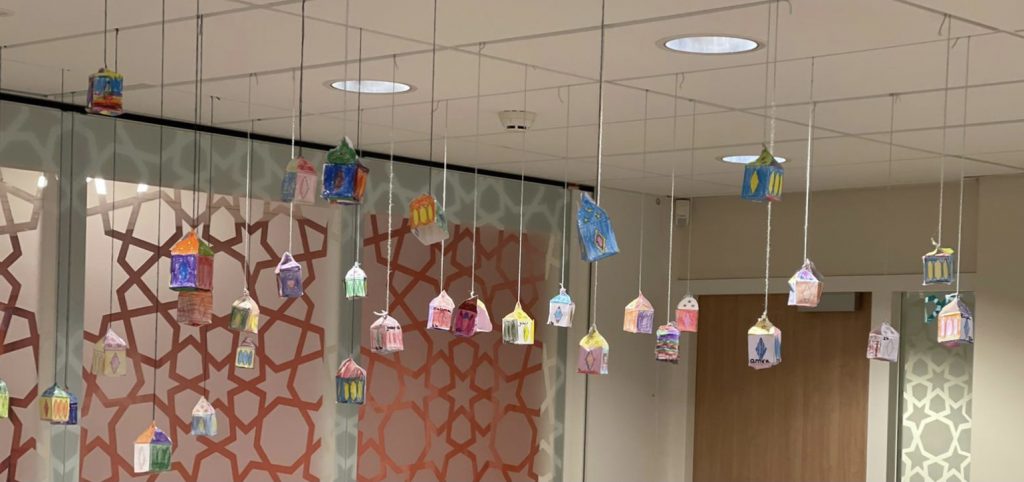 “Burada Çocukların Dinî Kimlikleri Onlara Yük Olmuyor”