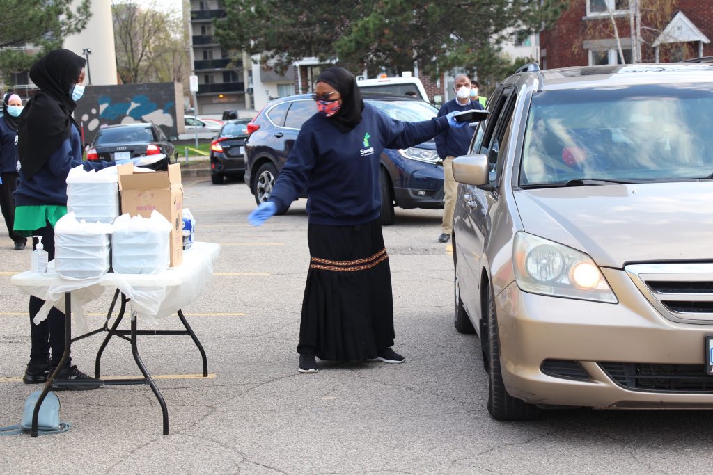 Kanada’da Kovid-19 Önlemleri Altında Mobil İftar