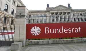 Almanya’da Kamuda Başörtüsü Yasağına Federal Konsey’den Onay