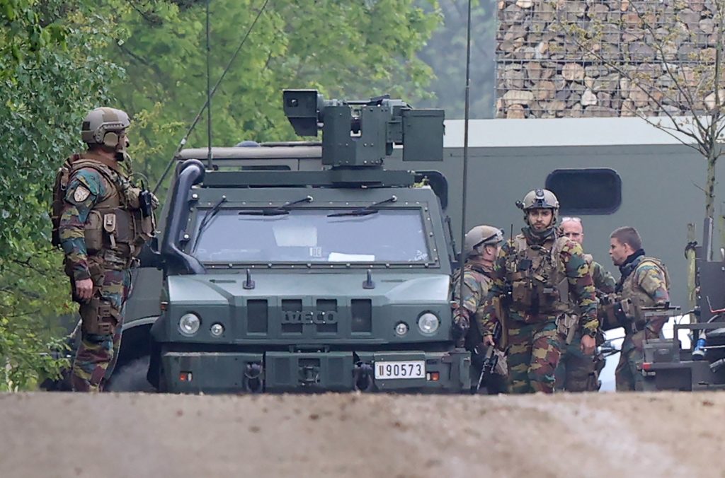 Belçikalı Aşırı Sağcı Firari Askerin Hedefinde Cami Olduğu Ortaya Çıktı