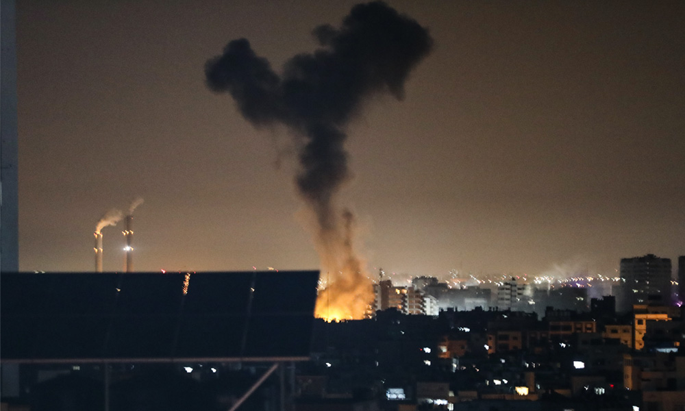 İsrail Gazze'ye saldırıyor