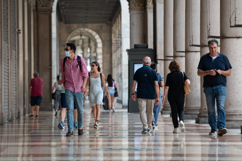 Avrupa Ülkelerinde Artan Kovid-19 Vakaları Kısıtlamaları Beraberinde Getiriyor