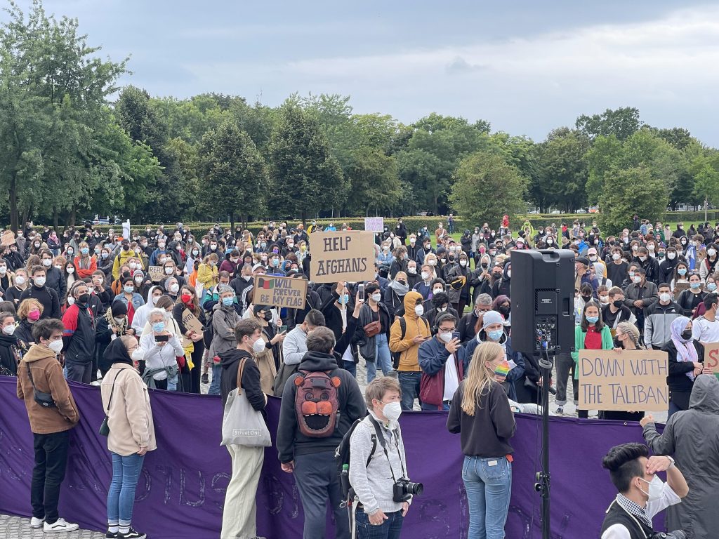 Almanya’da Gündem Afganistan’dan Tahliye Edilecekler