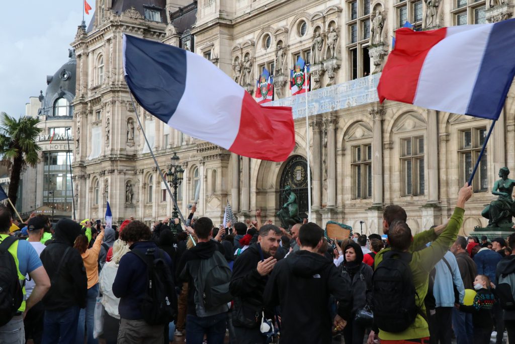 Fransa’da Kovid-19 ile Mücadele Yasası Karşıtı Gösteriler 4. Haftasında