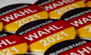 Almanya’da Başbakan Adayları Canlı Yayında Karşı Karşıya Geldi