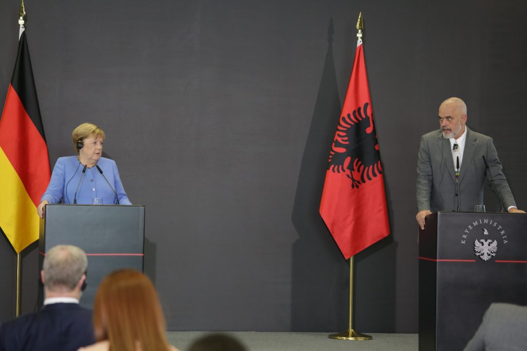 Merkel’den Arnavutluk ve Kuzey Makedonya’nın AB Sürecine Destek