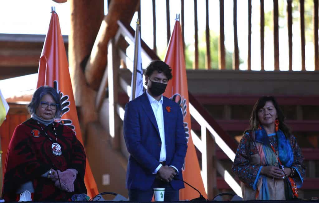 Trudeau Kanada Yerlilerinden Özür Diledi