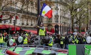 Fransa’da “Sarı Yelekliler” Protestolarına Devam Ediyor