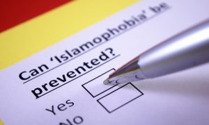 Rapor: Birleşik Krallık’ta İslamofobi, Eğitimli ve Zengin Kişilerde Daha Yaygın