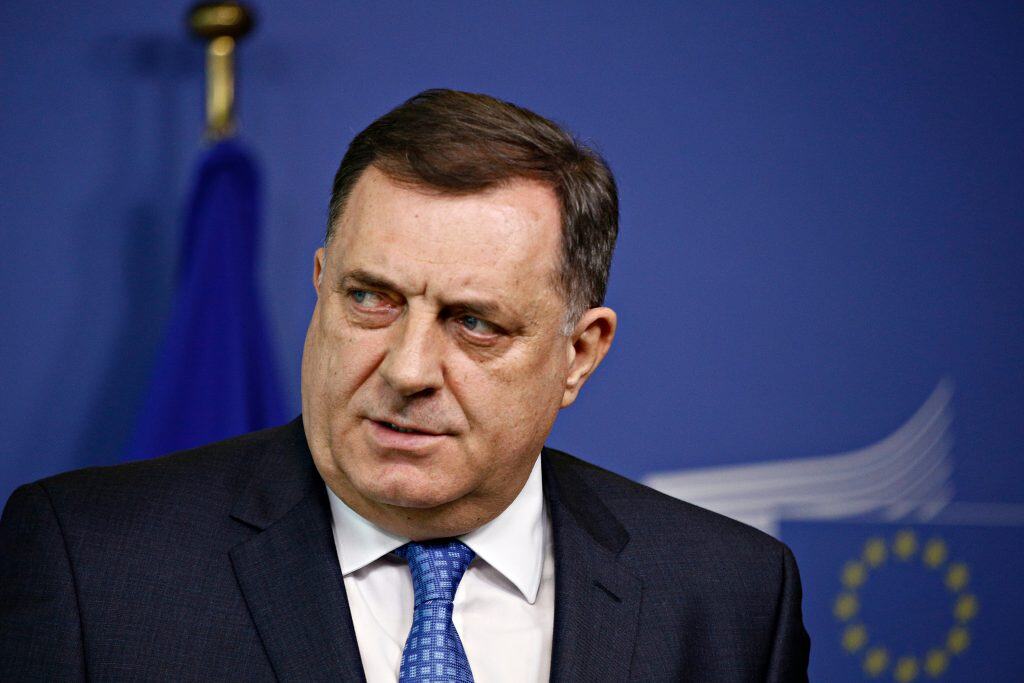 Sırp Lider Milorad Dodik, “Ayrılıkçı” Yasanın Onaylanmasını 6 Ay Erteledi