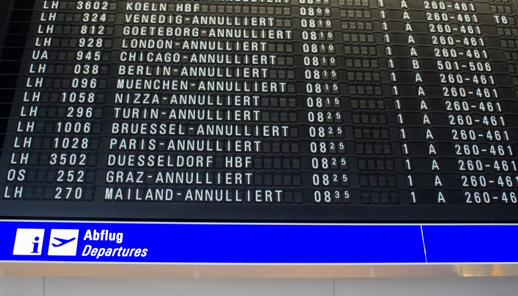 Havalimanı Güvenlik Görevlilerinin Grevi Hava Ulaşımını Felç Etti