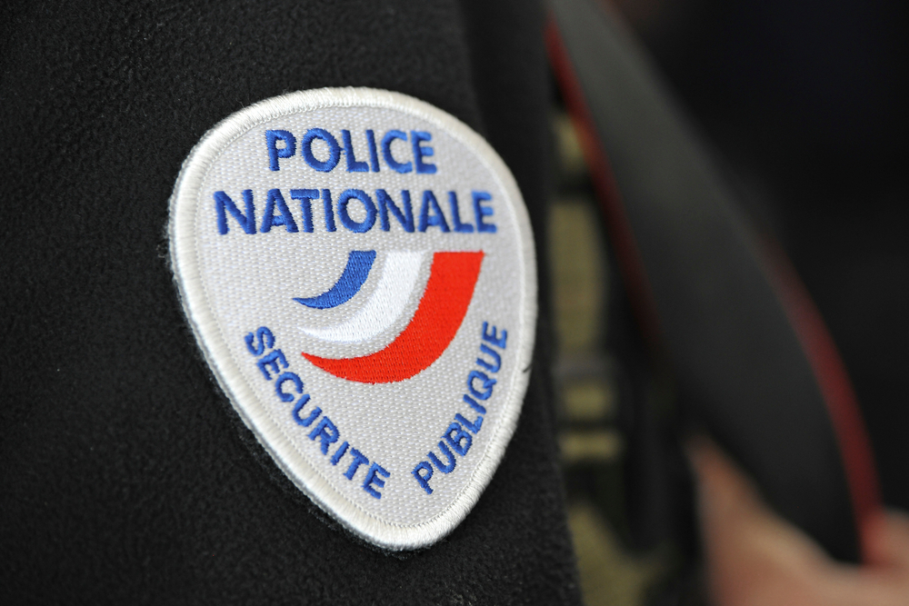 Fransız polisi, Müslüman Göçmenlere Namaz Esnasında Müstehcen Sesler Dinletti
