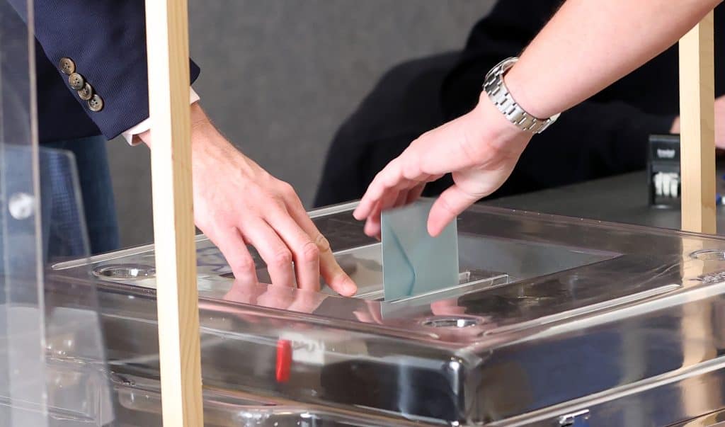 Fransa Yeni Cumhurbaşkanını Seçiyor