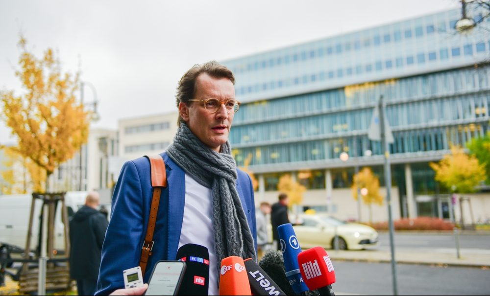 Almanya'nın KRV Başbakanı Wüst: "Ezan Entegrasyona Katkı Sağlayabilir"