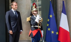 Savaş Macron’a Seçimleri Kazandıracak Mı?