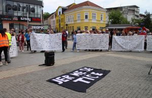 Bosna Hersek’teki Savaşın Kurbanları Beyaz Kurdele Günü’nde Anıldı