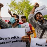 Hindistan’da Protesto Eden Müslümanların Evleri Buldozerlerle Yıkıldı