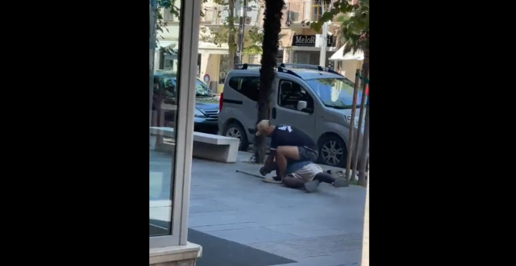 İtalya’da Sokak Ortasında Darp Edilen Nijeryalı Satıcı Hayatını Kaybetti