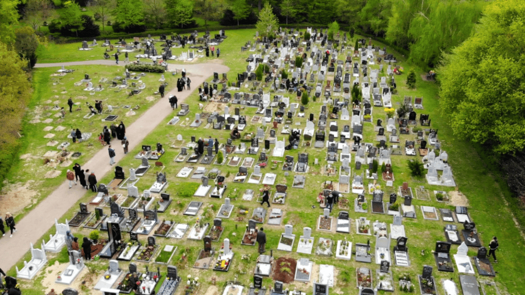 Arife Günüyle Birlikte Kabir Ziyaretleri Başlıyor